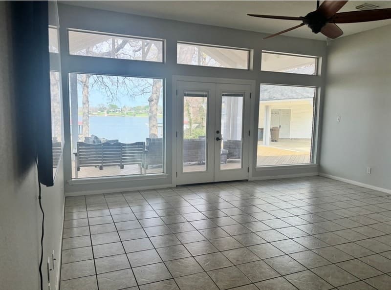 Sunroom before staging